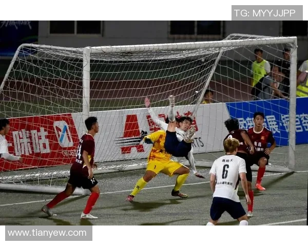 佩里足球之星：从天赋少年到全球瞩目的传奇球员