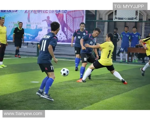 足球传奇人物全景展示高清大图 各大球星风采尽收眼底