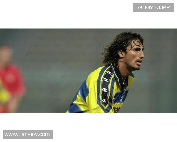 隐退二线后的足球球星：曾经的绿茵英雄如何平凡生活